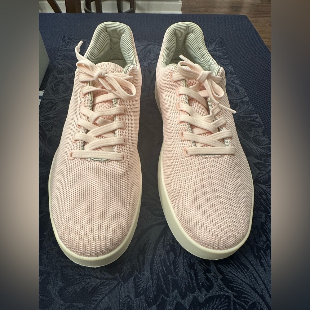 Atoms Model 001 Sneakers